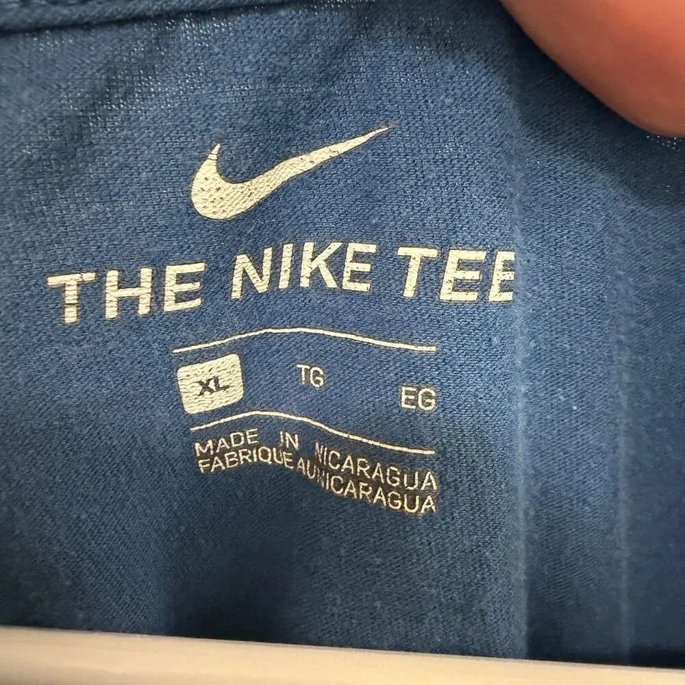 Nike T Shirt Men's XL Blue Swoosh Logo Classic Fit Soft Stretch Athletic Tee